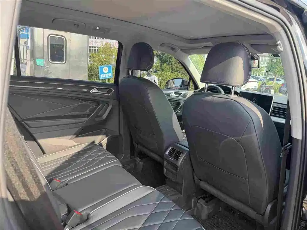 Volkswagen Tiguan L 2025