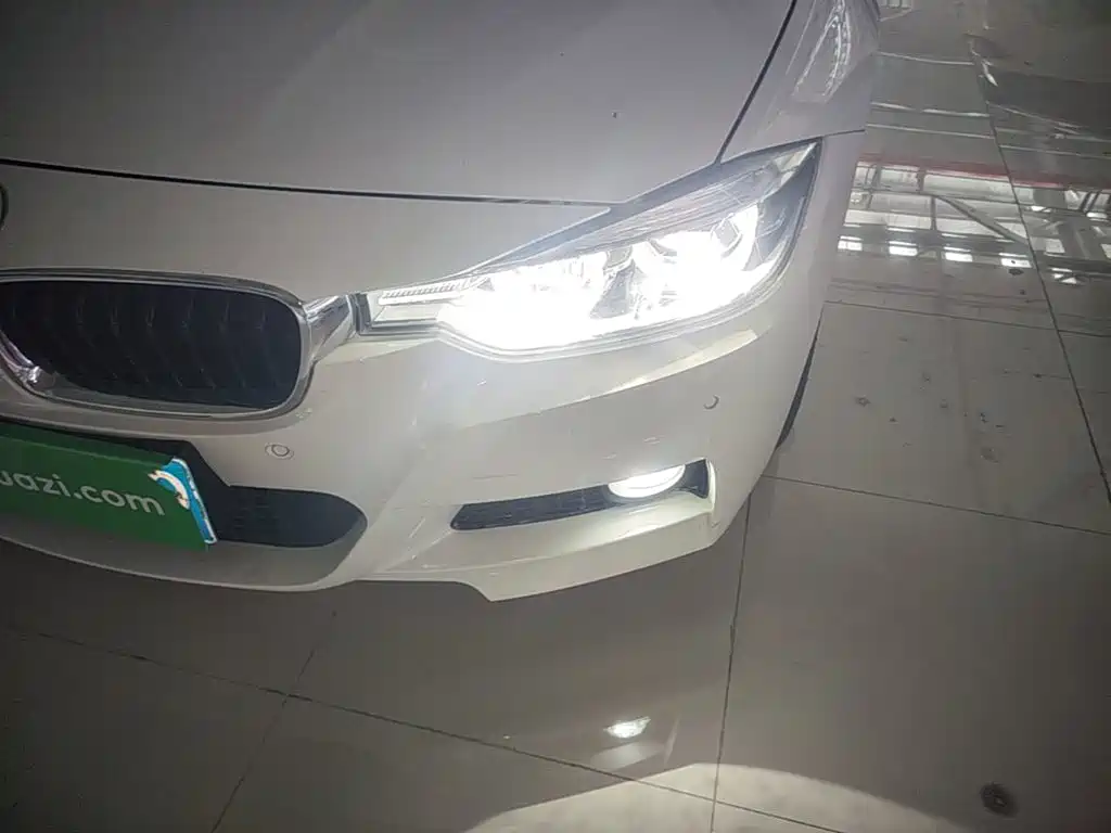 BMW 3 Series 2016 — фото 24