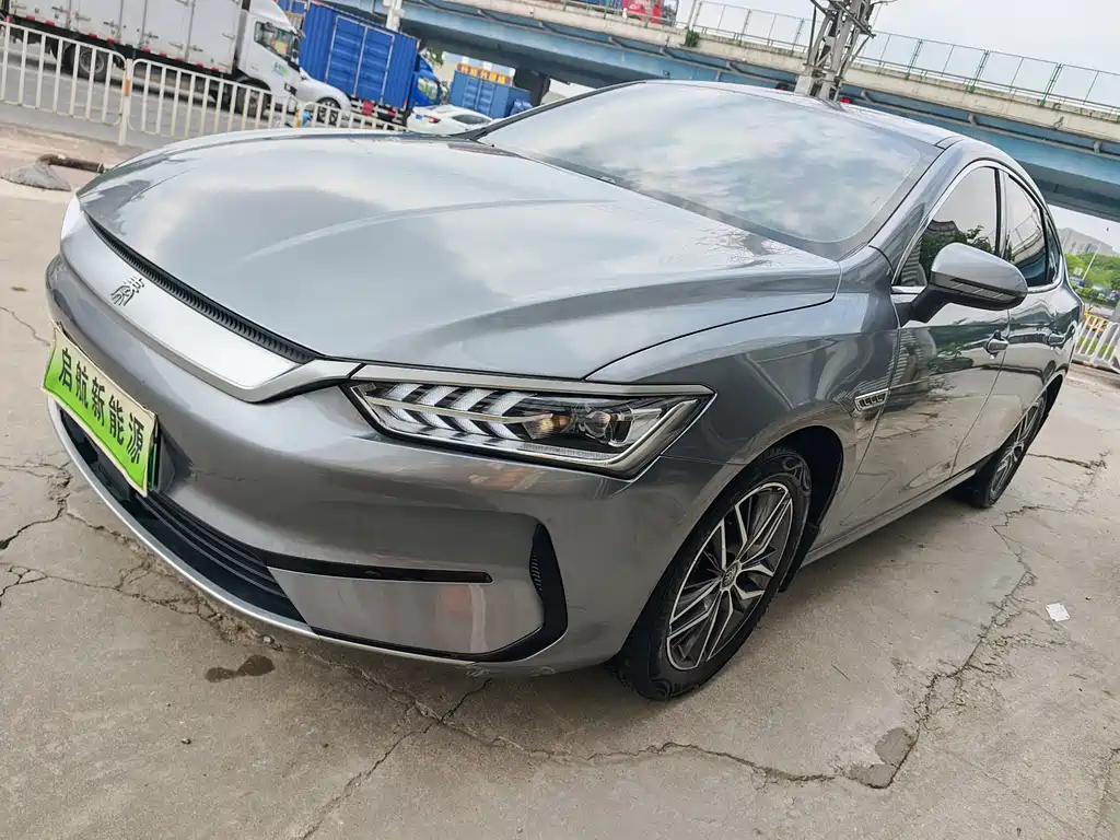 BYD Qin PLUS 2022 — фото 1