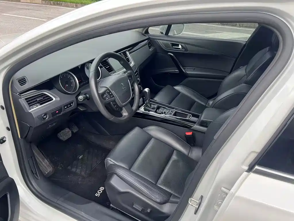Peugeot 508 2016 — фото 10