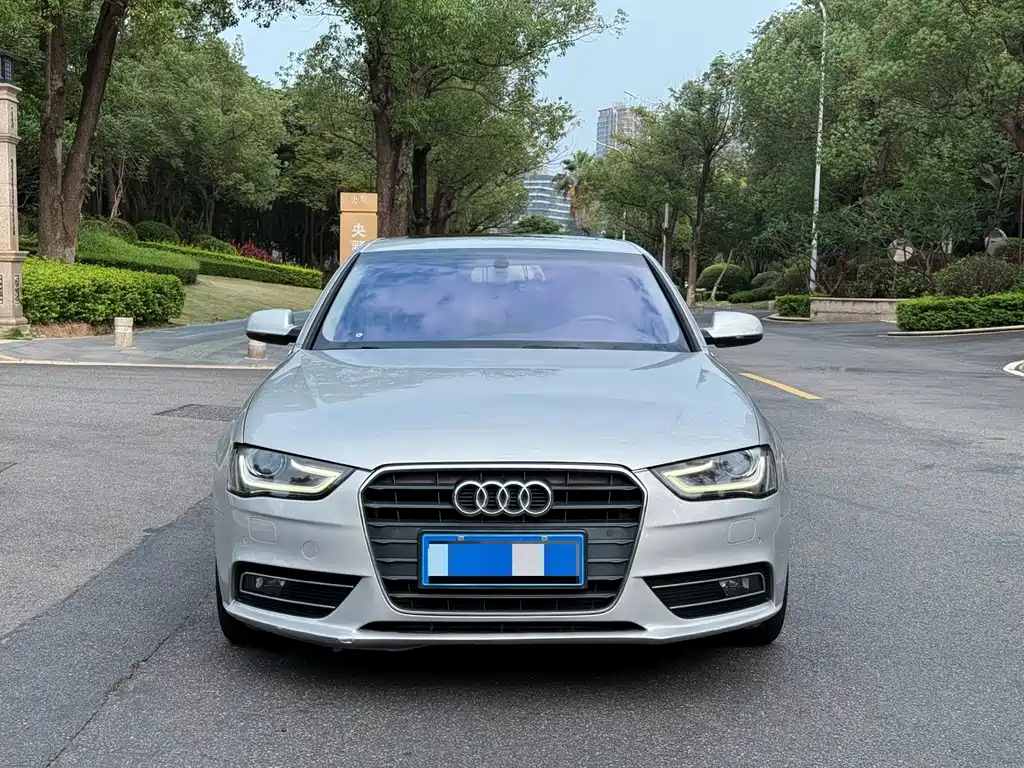 Audi A4L 2015