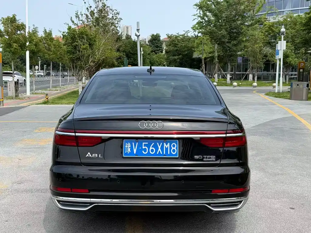 Audi A8 2021 — фото 8
