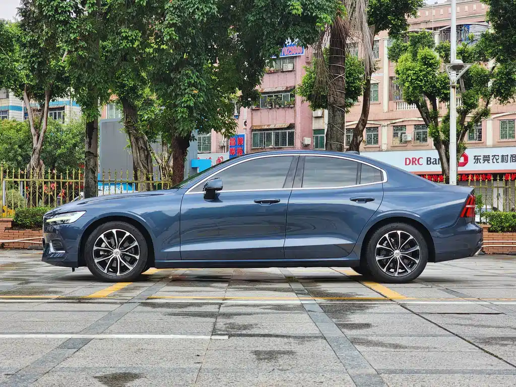 Volvo S60 2020 — фото 4