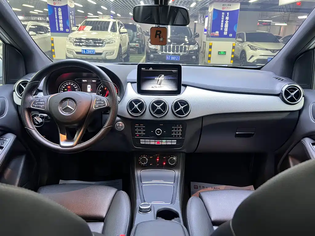 Mercedes-Benz B-Class 2018 — фото 15