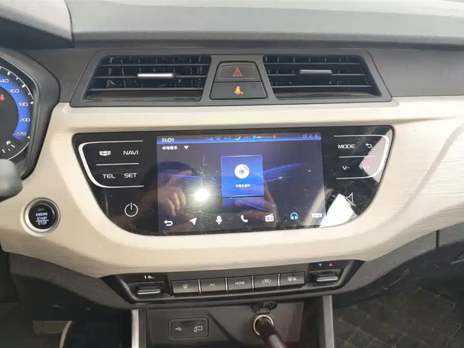 Geely Vision X3 2020 — фото 13