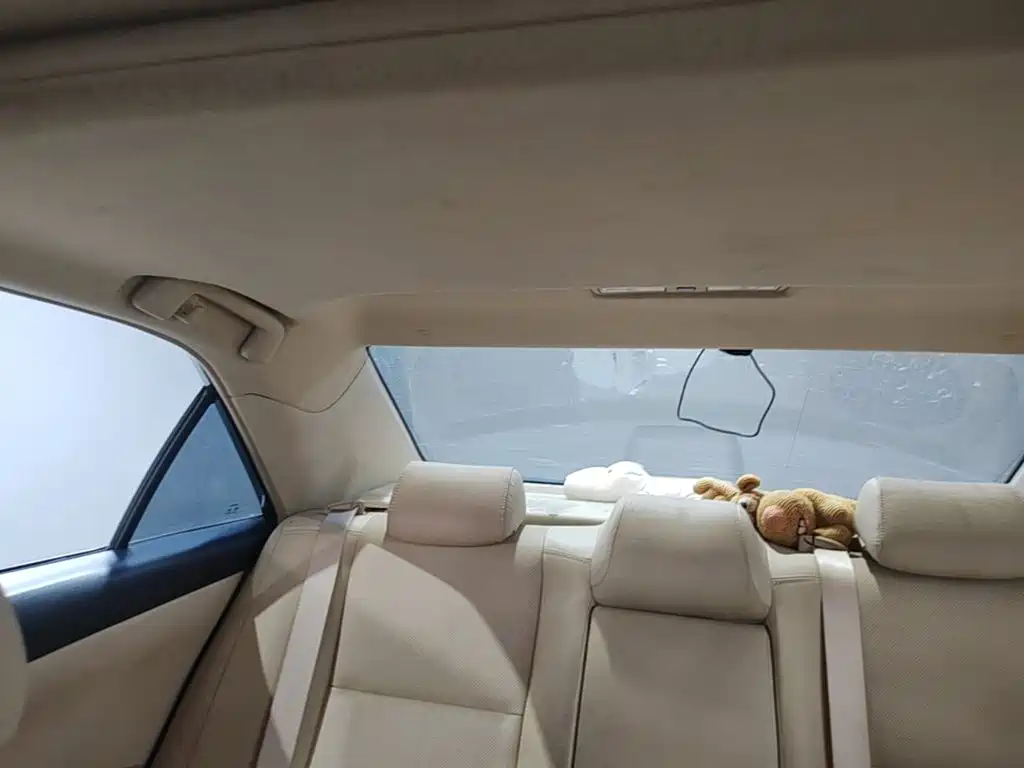 Toyota Camry 2015 — фото 18