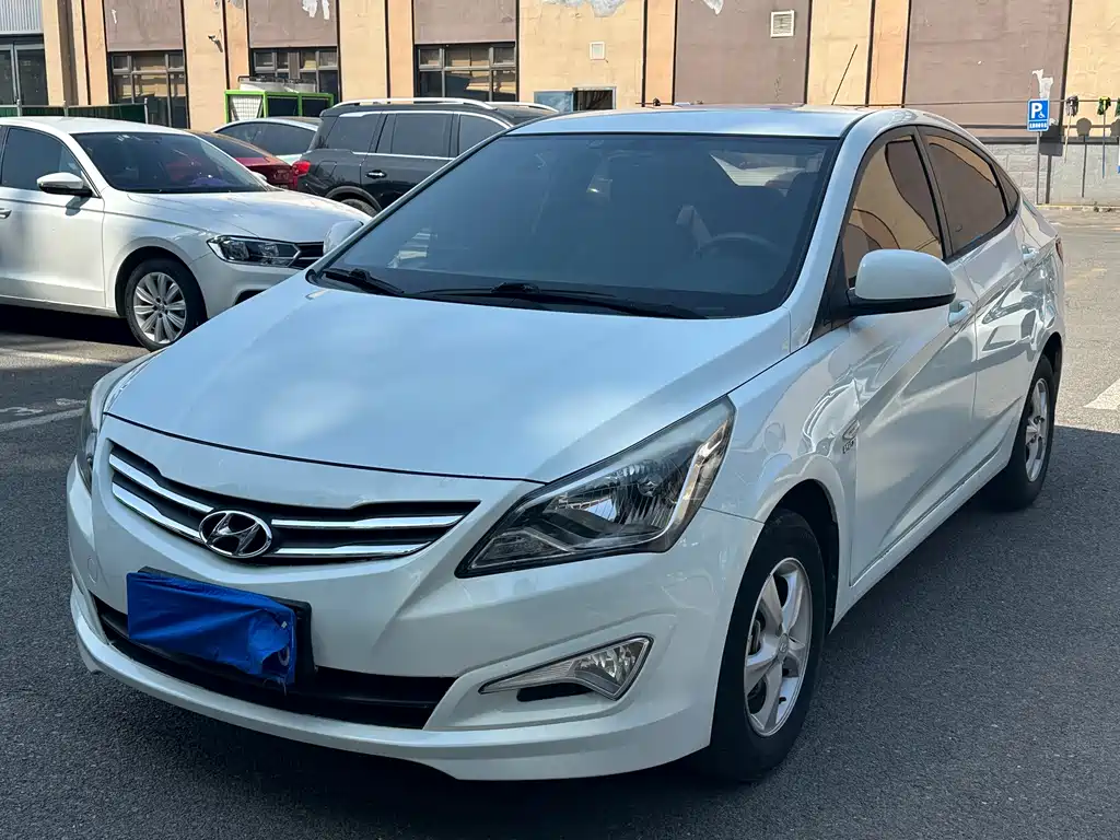 Hyundai Verna 2016