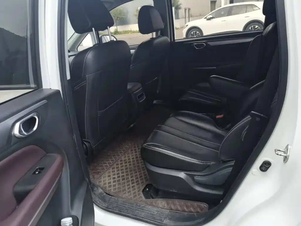 GAC Trumpchi M6 2022 — фото 17