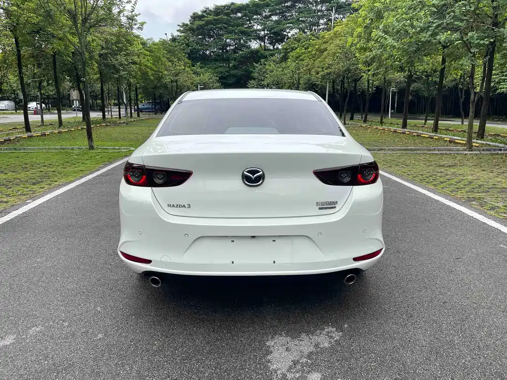Mazda 3 Axela 2023