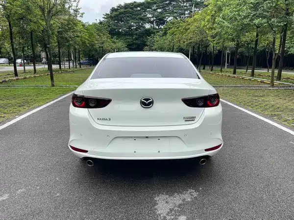 Mazda 3 Axela 2023