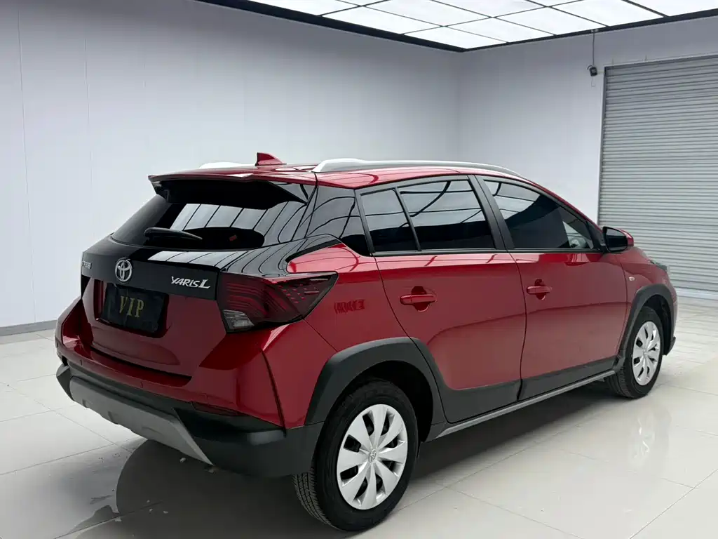 Toyota Yaris L 2022