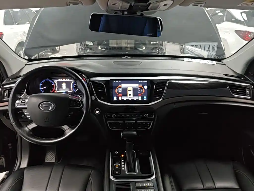 GAC Trumpchi GS8 2017 — фото 10