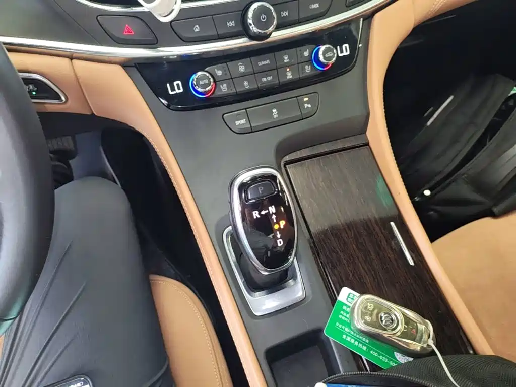 Buick LaCrosse 2017 — фото 14