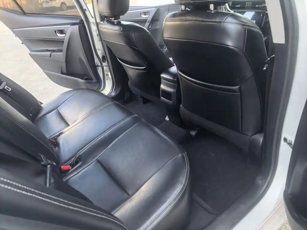 Toyota Corolla 2017 — фото 10