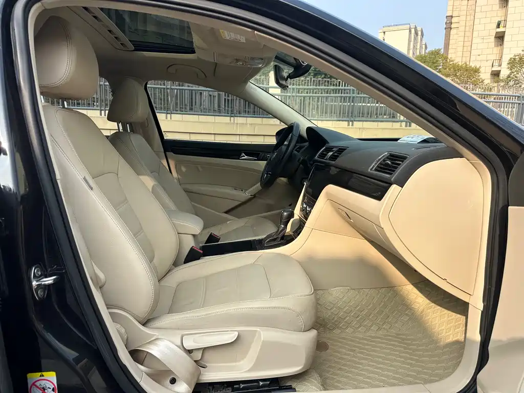 Volkswagen Passat 2015 — фото 10