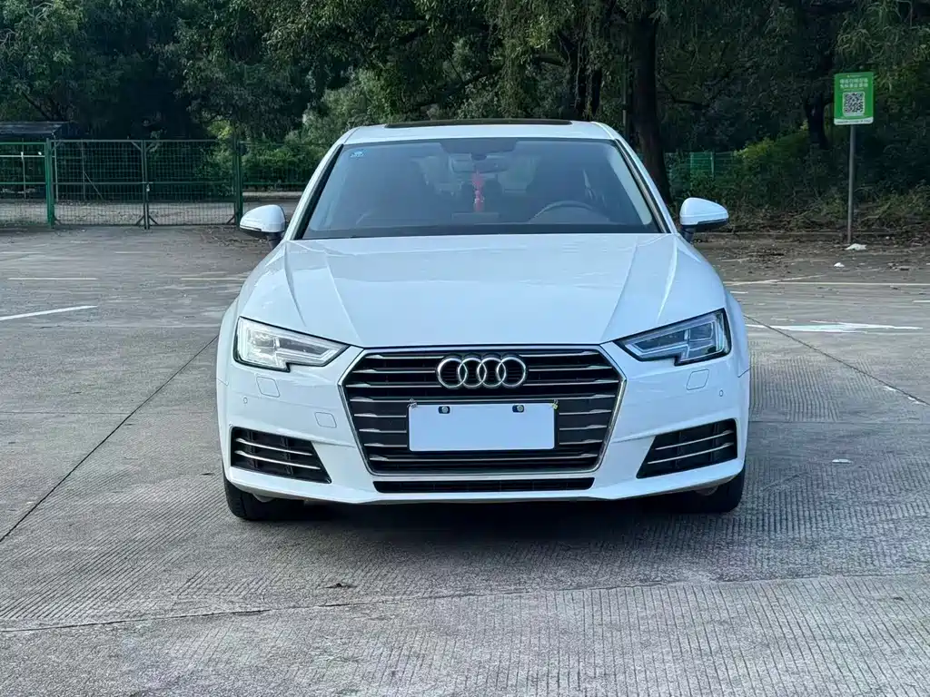 Audi A4L 2018