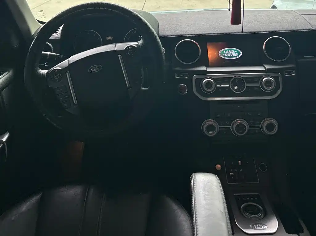Land Rover Discovery 2016 — фото 12
