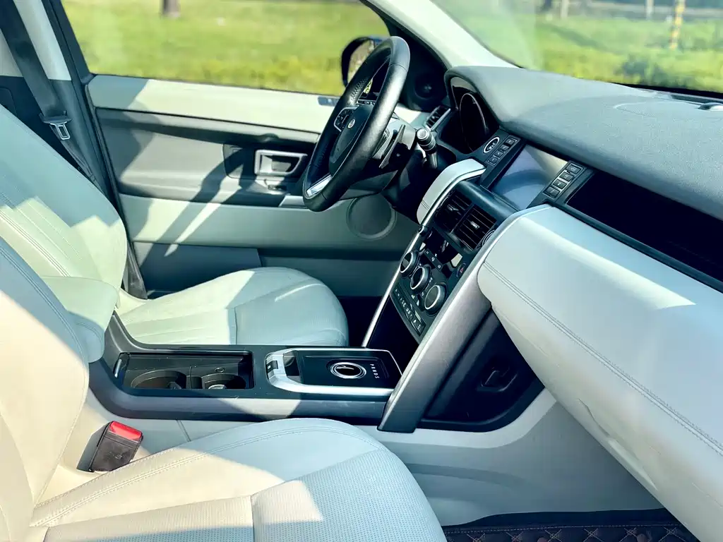 Land Rover Discovery Sport 2016 — фото 17