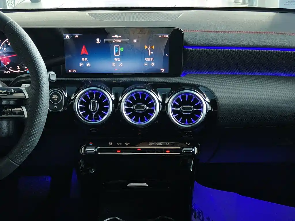 Mercedes-Benz A-Class 2025 — фото 11