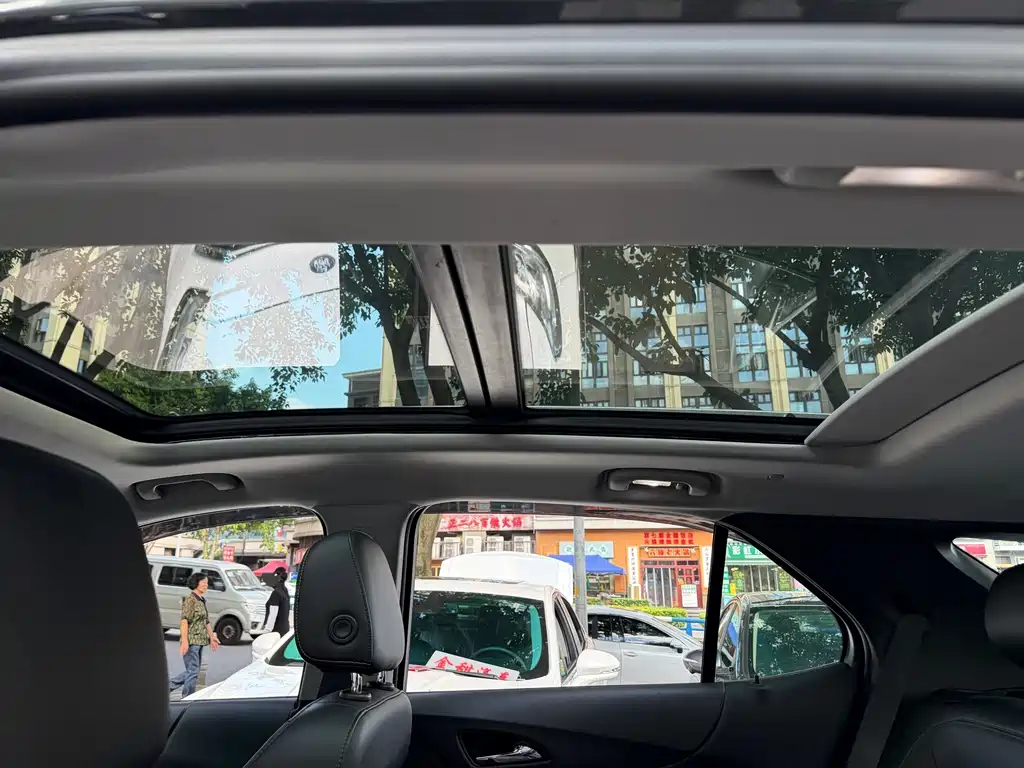 Chevrolet Equinox 2018 — фото 12