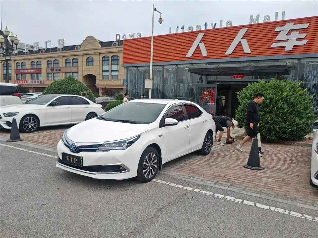 Toyota Corolla Dual Engine E+ 2019 — фото 1