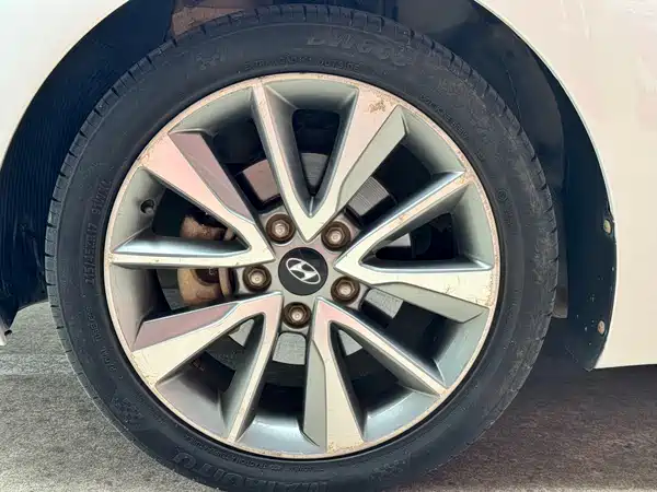 Hyundai Elantra Langdong 2015