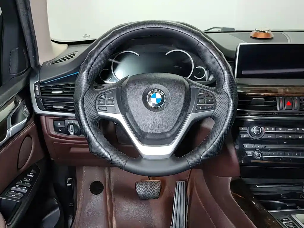 BMW X5 2017 — фото 18