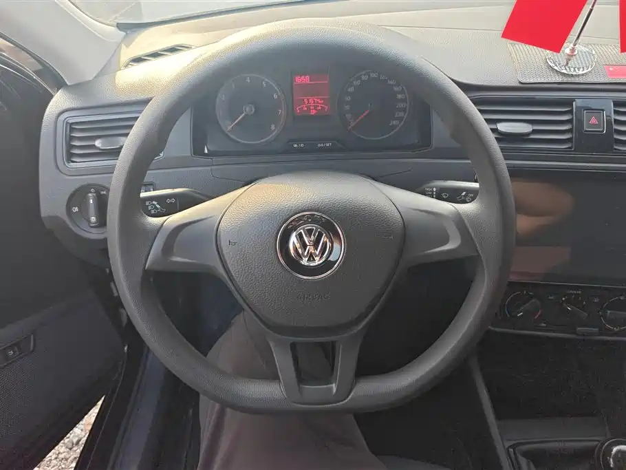 Volkswagen Santana 2017 — фото 15