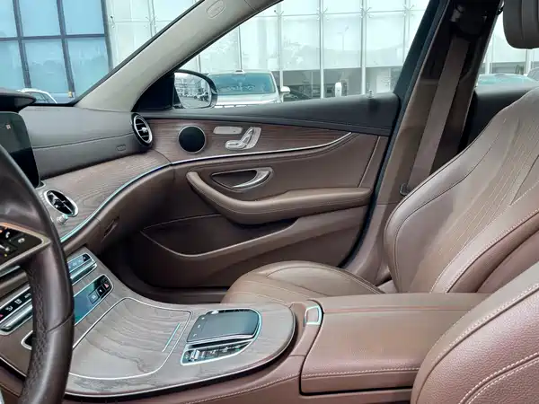 Mercedes-Benz E-Class 2022