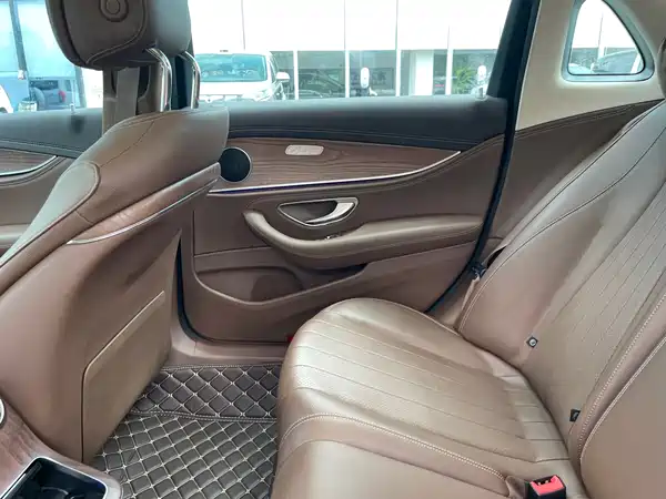 Mercedes-Benz E-Class 2022