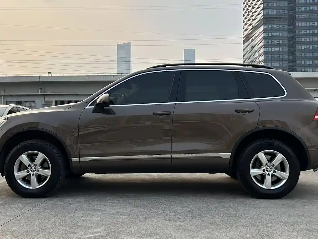 Volkswagen Touareg 2015 — фото 11