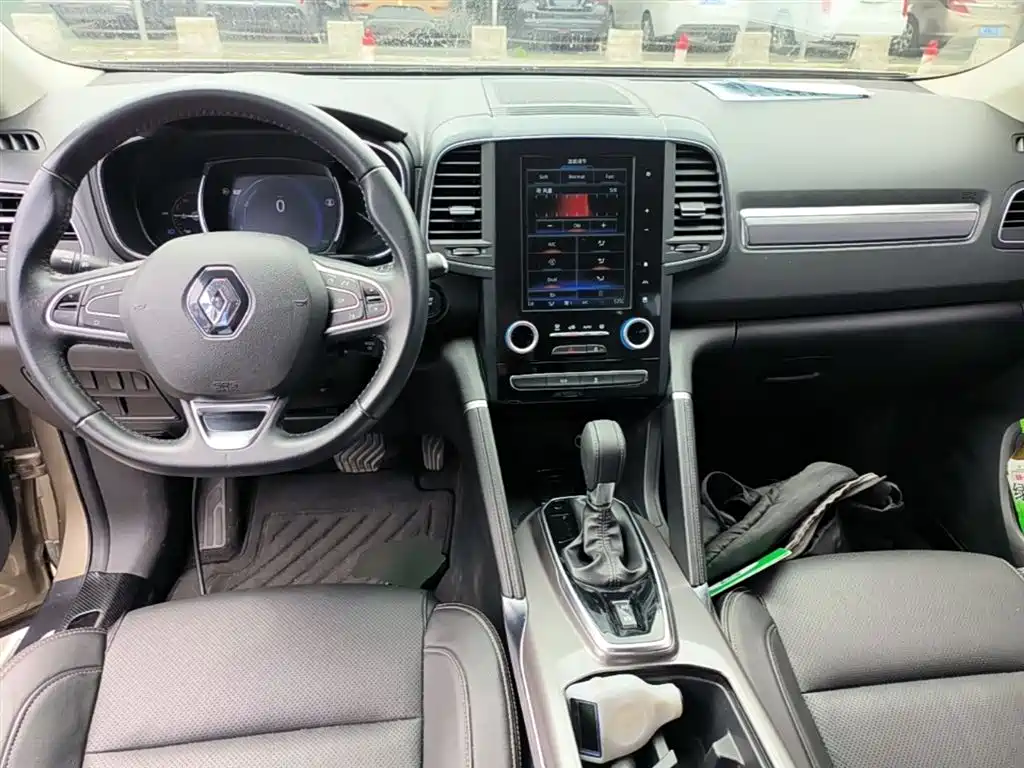 Renault Koleos 2017 — фото 10