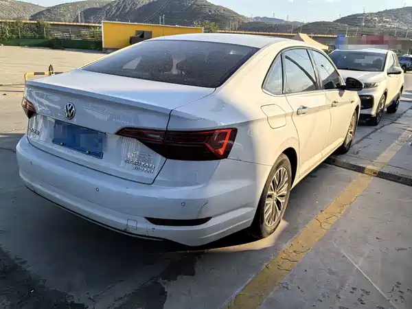 Volkswagen Sagitar 2020