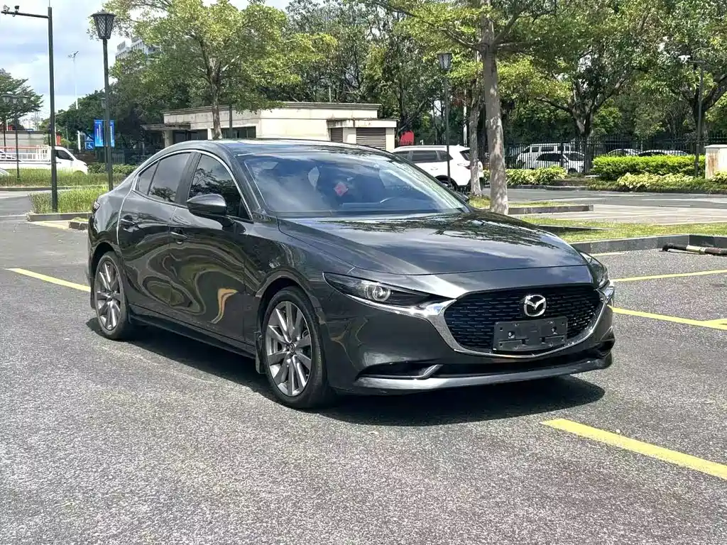 Mazda 3 Axela 2021 — фото 3