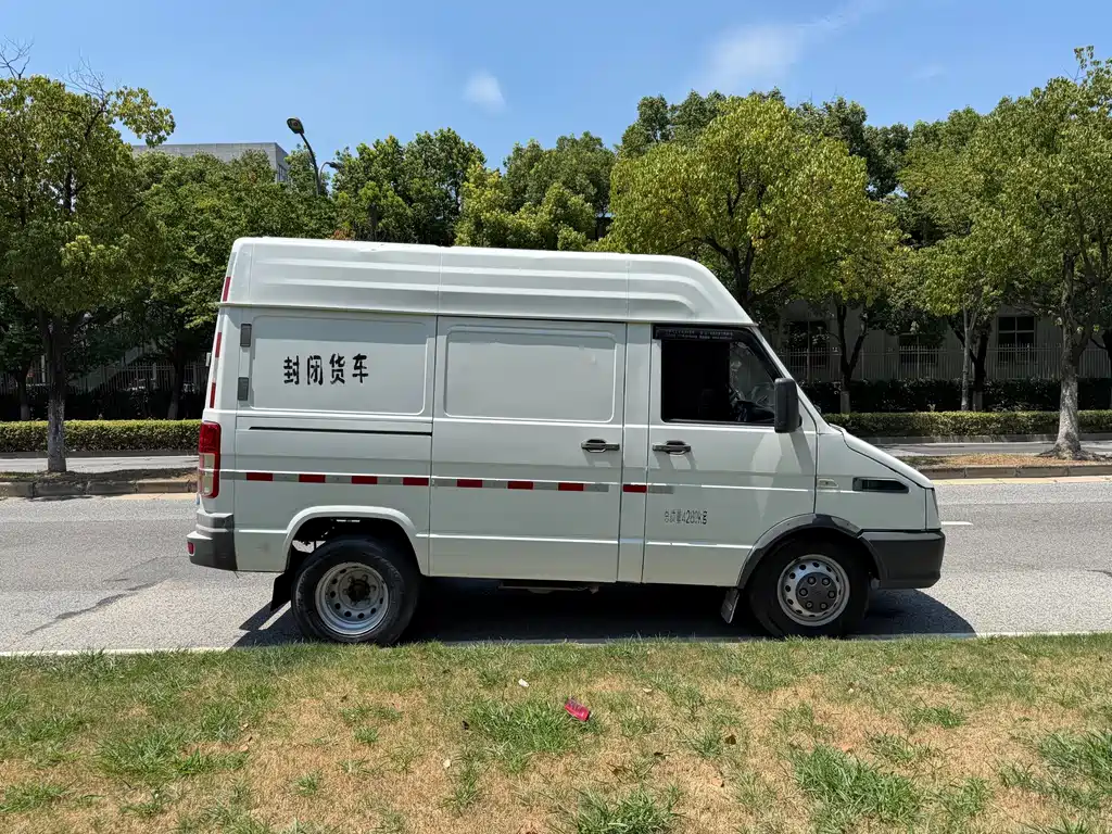 Iveco Proud 2020 — фото 4
