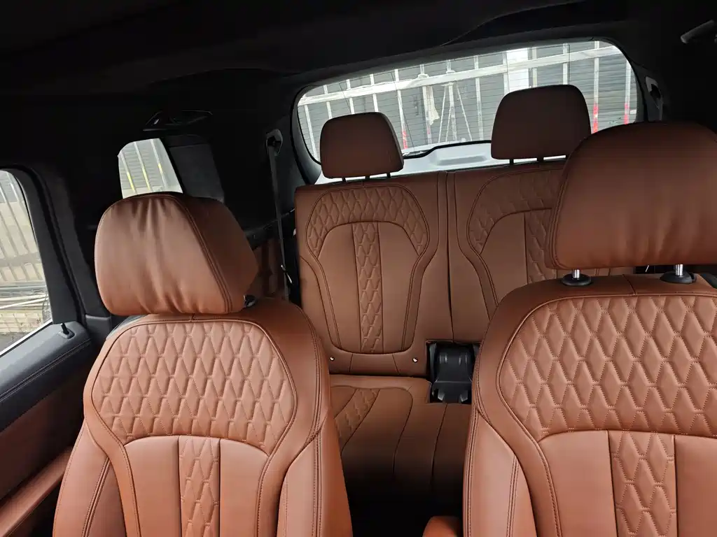 BMW X7 2025 — фото 15