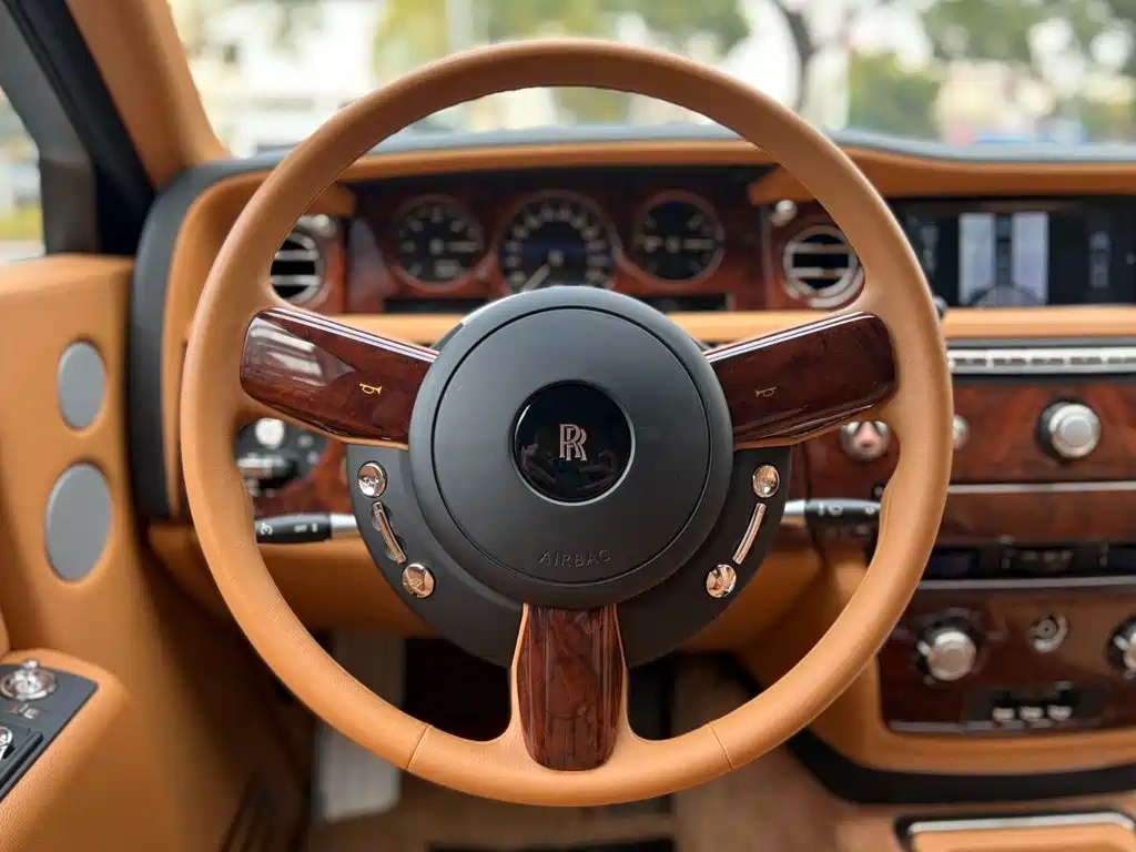 Rolls-Royce Phantom 2014 — фото 25