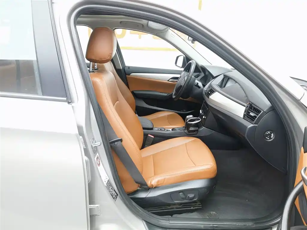 BMW X1 2013 — фото 23