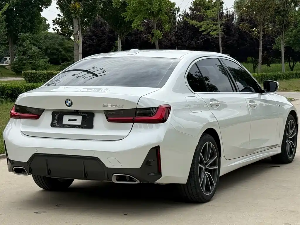 BMW 3 Series 2024 — фото 16