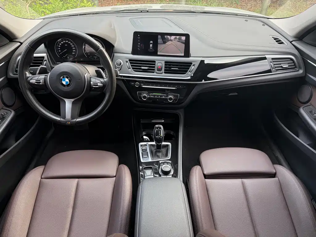 BMW 1 Series 2020 — фото 9