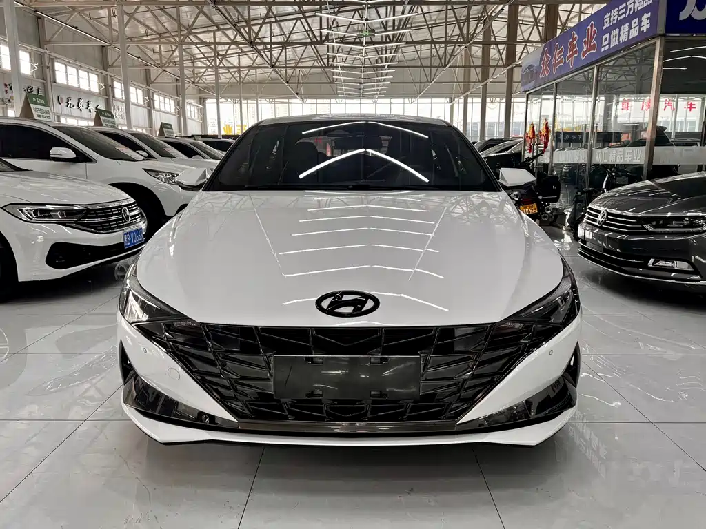 Hyundai Elantra 2022