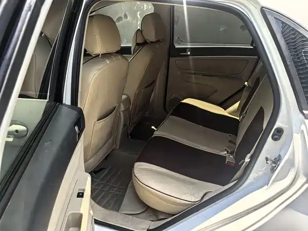 BAIC Motor E Series 2015