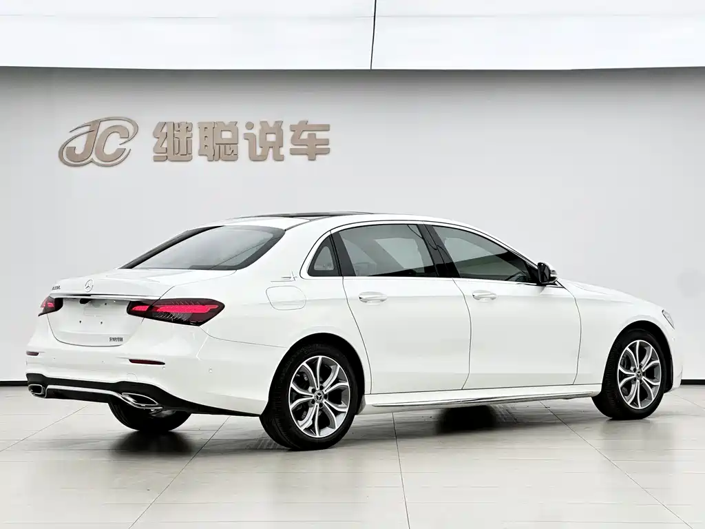 Mercedes-Benz E-Class 2021 — фото 15