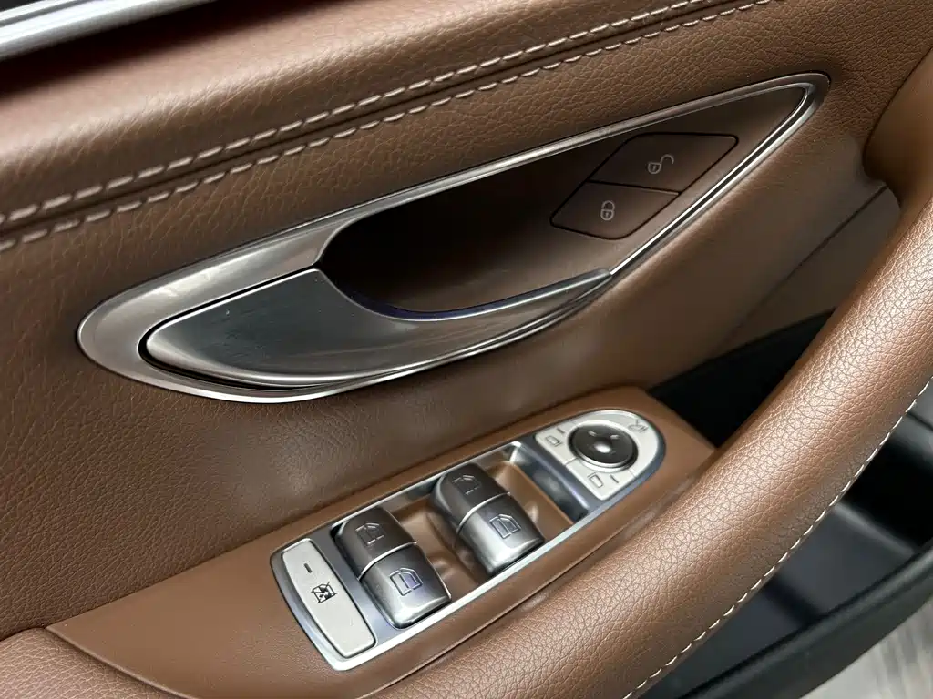 Mercedes-Benz E-Class 2023 — фото 24