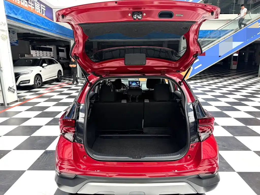 Toyota Yaris L 2022 — фото 15