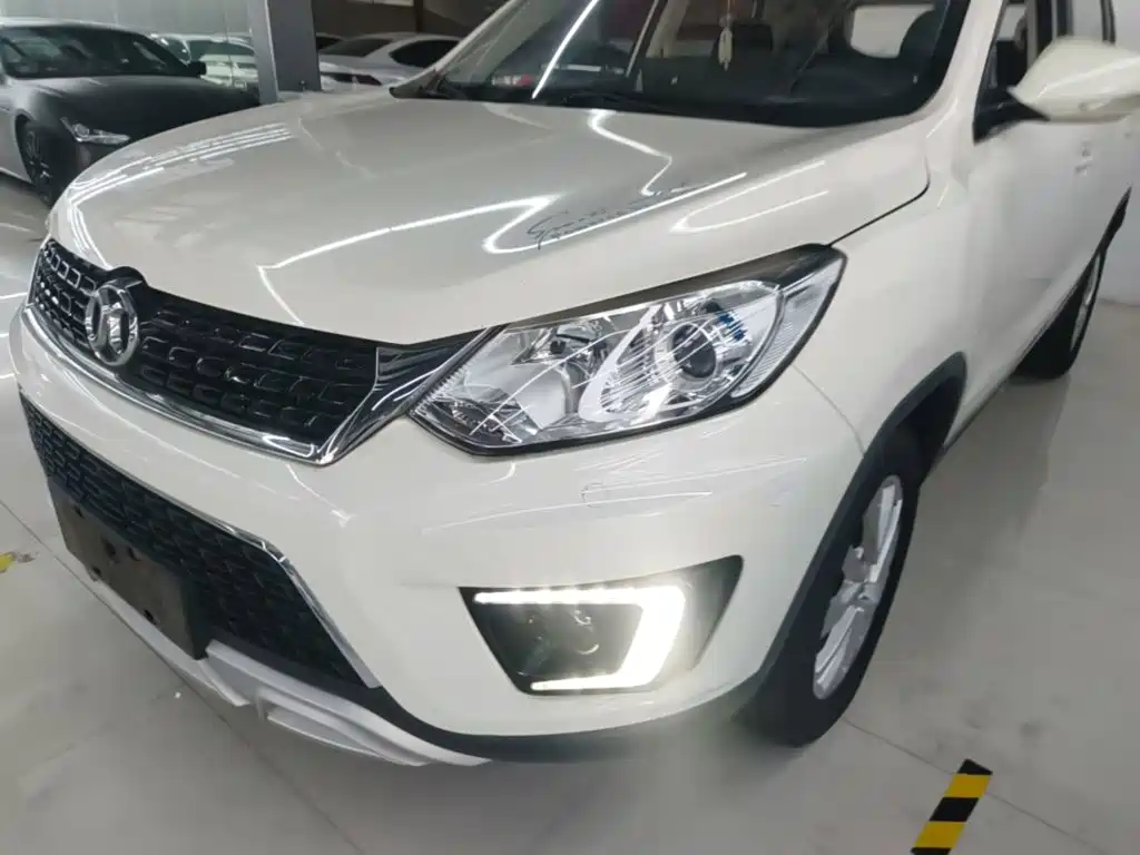BAIC Senova X35 2016 — фото 24