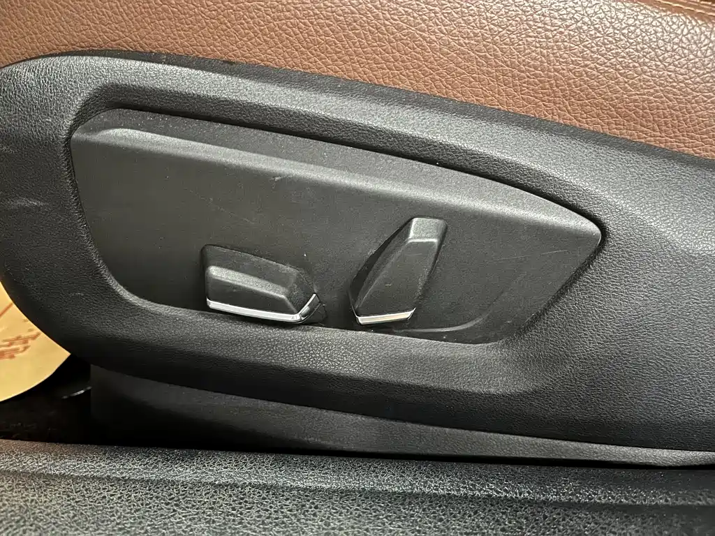 BMW 5 Series 2016 — фото 12