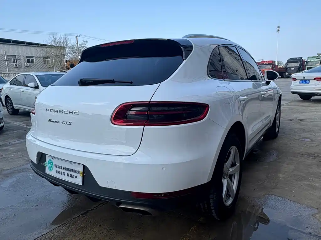 Porsche Macan 2016 — фото 10
