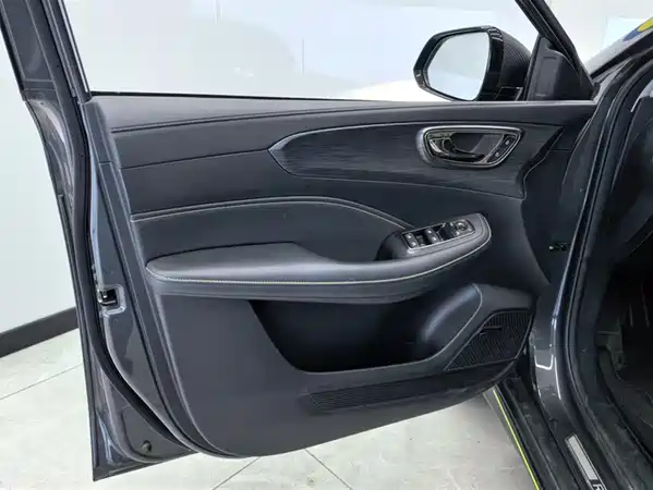 Roewe RX5 New Energy 2022