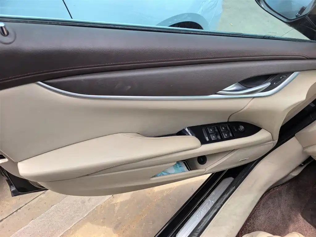 Cadillac XTS 2015 — фото 9